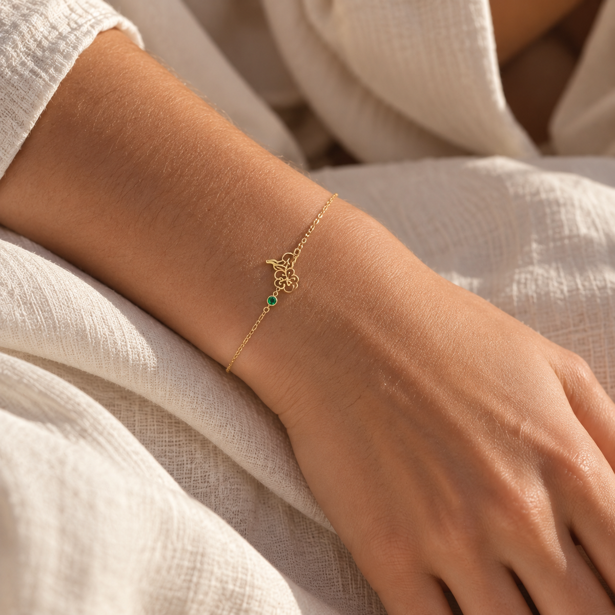 Filigranes Kleeblatt-Armband in Goldoptik